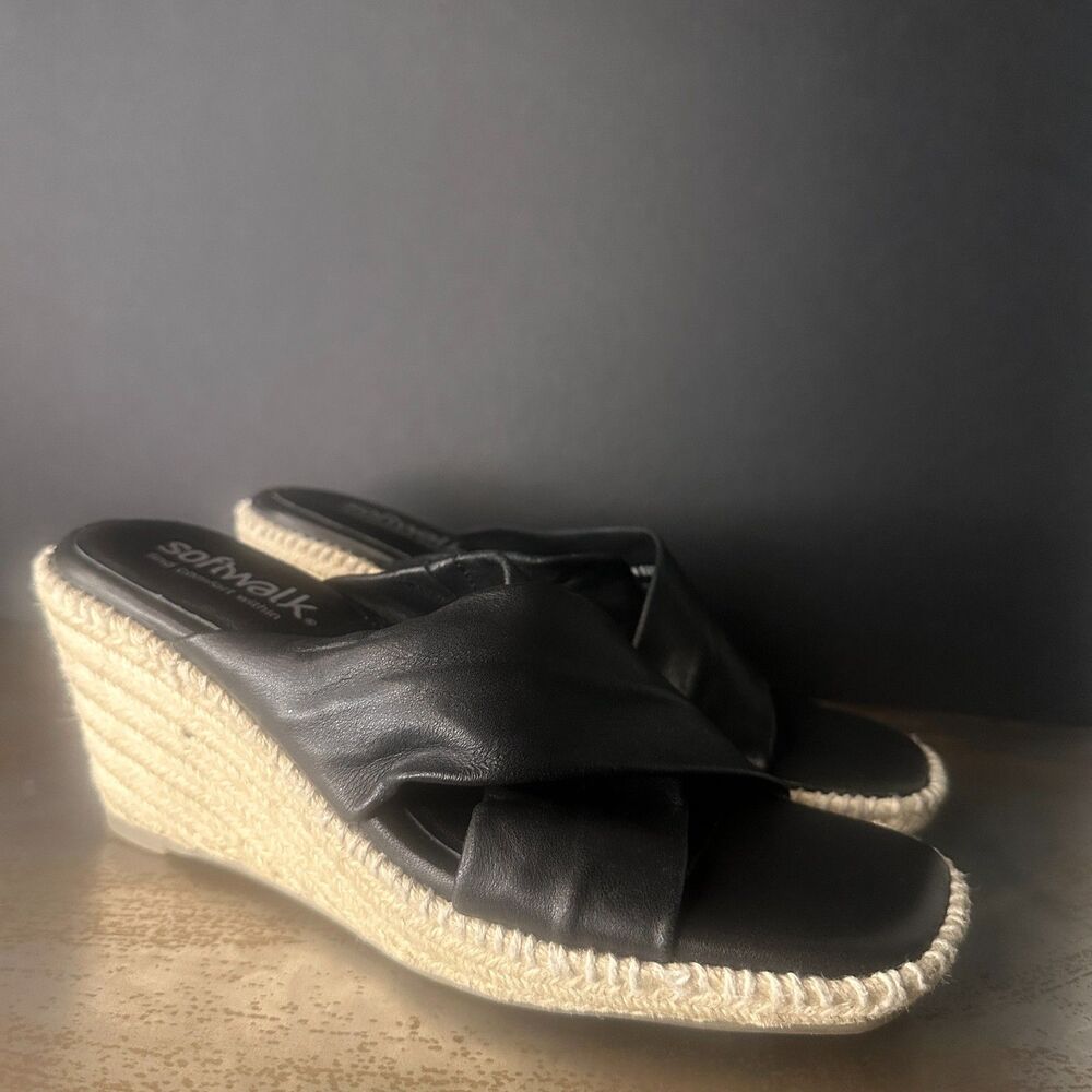 SoftWalk Slide Sandals 7.5 N Espadrille Wedge Vacation Chic Casual Black Halsey